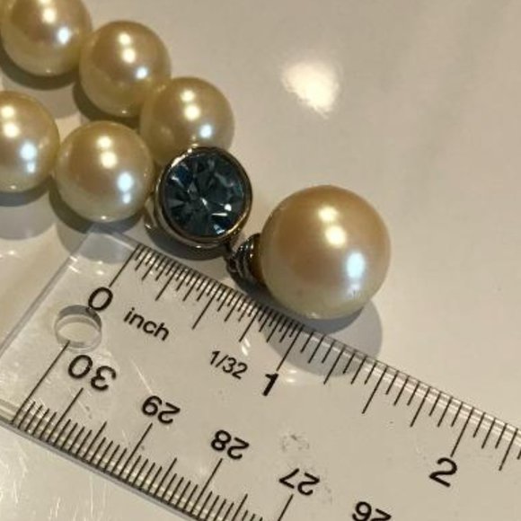 Vintage Givenchy Faux Pearl with Faceted Blue Crystal Pendant Necklace - Picture 9 of 10